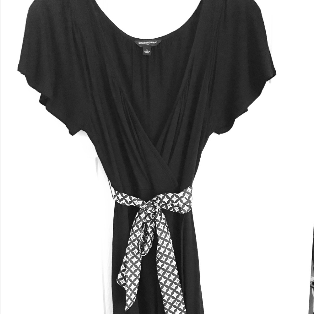 Banana Republic Classic Black Wrap Dress size sm